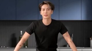 [Jackson Wang] Hậu trường buổi chụp hình cà phê Nescafe bị đông cứng liên tục, dễ thương quá