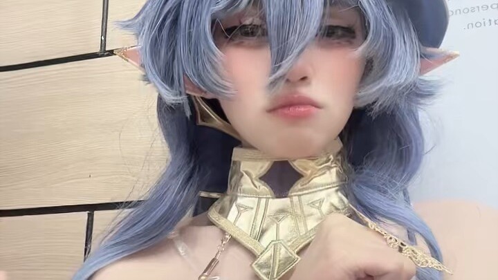 Layla cosplay . I’m feeling sleepy TT