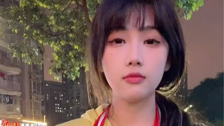 Bị chặt chém khi ăn, xử lý thông minh để thoát hiểm