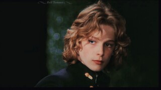 所有人试图从我身上看到美少年的影子