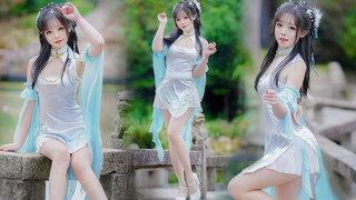 快看，桥上撑伞的那个妹妹~