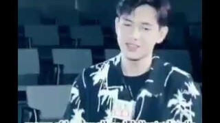 เมื่อ พธก ถามคุณ หลี่เซี่ยน ถึงอาการตกใจกับฉากจูบนอกบท ที่น้อง หยางจื่อ คิสคุณพี่ คุณพี่เค้าก็อธิบาย