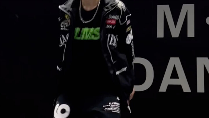 高中生翻跳Aiki的nothing on you 真的很帅（不要脸