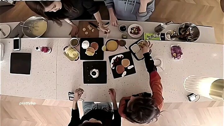 Blackpink moment Blackpink house