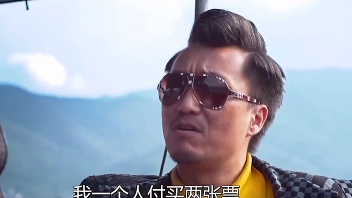 تلك الجملة مذهلة: مش عشان أشتري تذكرتين يعني ما أقدر أشغّل مقعدين؟ لو كنت مليان، كانت السفينة كلها ب