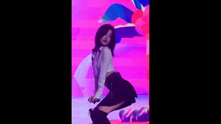 【تصوير مباشر 4K بتنسيق عمودي ARin】 دلفين 220731 OH MY GIRL تشي إي وون من قبل DaftTaengk