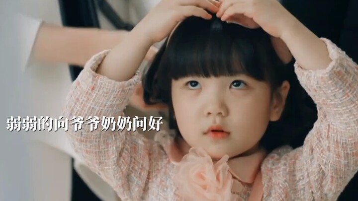 Lihat bagaimana bayi manusia menjinakkan nenek yang angkuh sekaligus pemarah!