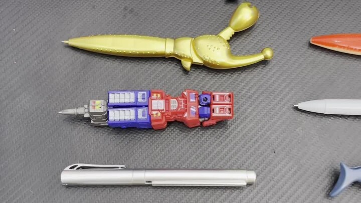 سأُريكم القلم الذي يمنعني والداي من شرائه!