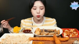 Tokbokki Mecian phô mai và thịt xông khói sốt kem, tôm chiên 4 #amthuc
