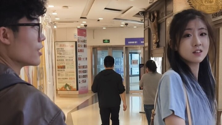 Sis, can you come to the bathroom with me? I’m too scared to go alone.