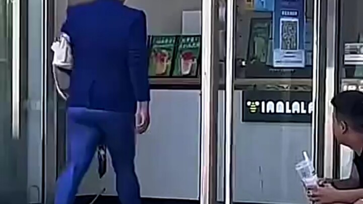 ชุดนี้ทำให้หนุ่มที่ยืนอยู่หน้าประตูอิจฉาสุดๆ!