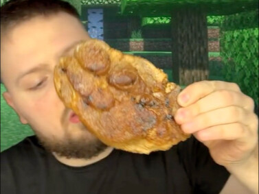 《Minecraft》ăn đồ ngon sướng miệng