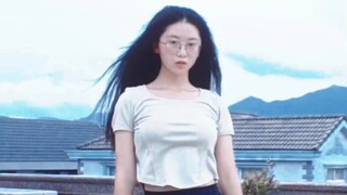 【悦】High school seniors have one day off during the Mid-Autumn Festival, and they quickly danced to P