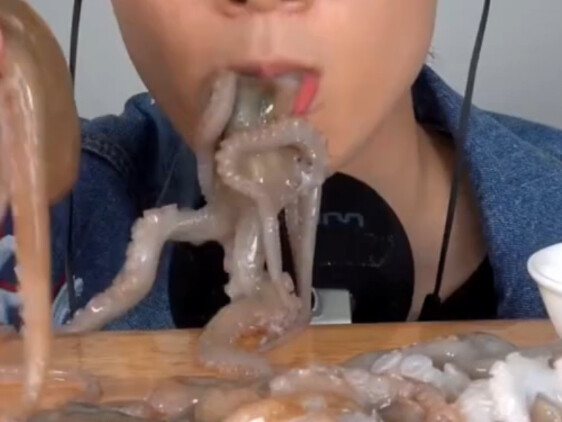 AK Eating Show Media’s “Five Battle Gods” – Without even one AK, they wouldn’t dare eat like this