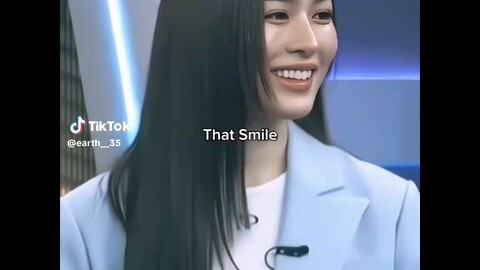 That damn smile!🤭😍