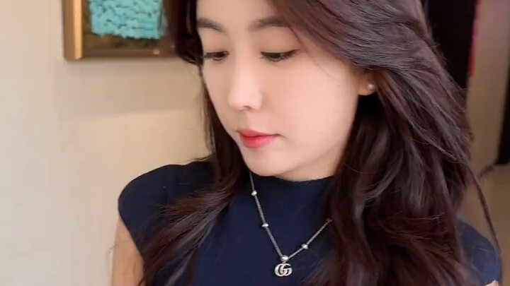 Dalam pepatah lama dikatakan, ini disebut masing-masing mendaki bukit, bertemu di puncak.