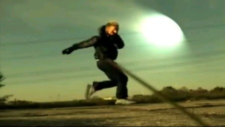 Lompatan paling klasik Bene bersama temannya (Hard Jump Adalah Gaya Hidup)