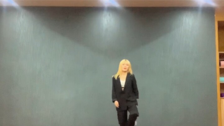 I just jumped and flipped randomly without feeling anything - Wang Yibo, please don't criticize me. 