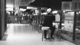 【Xiao Jun】Archaeology: Xiao Jun dancing to Uptown Funk—looks like underwear I've never seen before