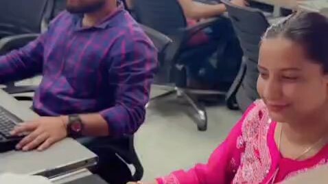 😘🫡""DEKHO..VAH A GAYA... berojgari ki jindagi corporate majdur