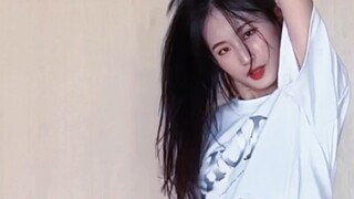 Ini terlalu cepat. Lagu preview comeback terbaru BLACKPINK, Pink Venom, memiliki bagian refrain yang