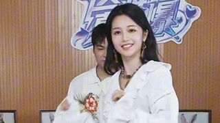 【R.E.D】رقصتان عشوائيتان متشابهتان لكن مختلفتين في الوقت نفسه—هذا الرقص حقًا سيُفجر البث المباشر