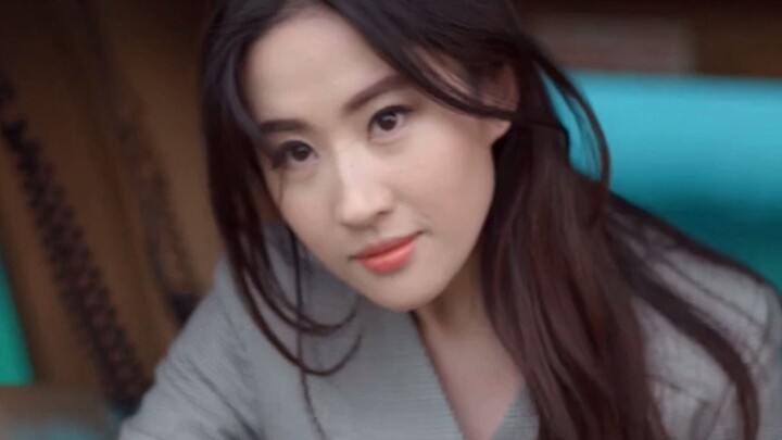 [Liu Yifei] Now THIS is what you call a domineering female CEO—so badass!