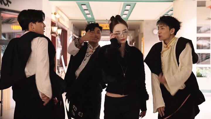 【دودة الزاوية الترابية】 هل حكاية الحب الجميل في تشينغهاي مجرد كذبة؟ قصة حب بين فتى بريء وفتاة سيئة، 