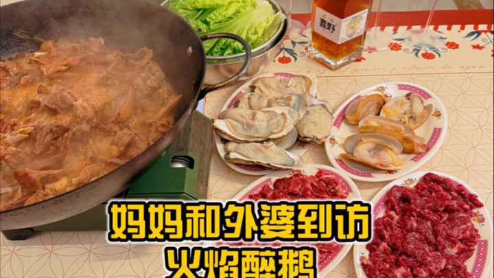 小时候，妈妈陪你长大，长大后，别忘了握紧她的手，陪她慢慢变老