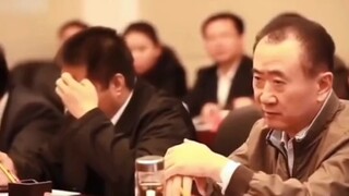 นายอำเภอขอให้ว่านต้าเก็บกำไรทั้งหมดไว้ หวังเจี้ยนหลินตอบว่า: ผมยกเงิน 500 ล้านให้คุณไปเลยแล้วกัน!