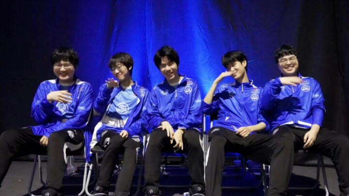 “พี่น้องทั้งหลาย ได้พาพวกนายมาถึงแค่นี้เอง”