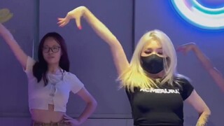 "QIAN Qian Choreography" Lazy and comfortable fairy voice plus gentle basic jazz choreography Moonli