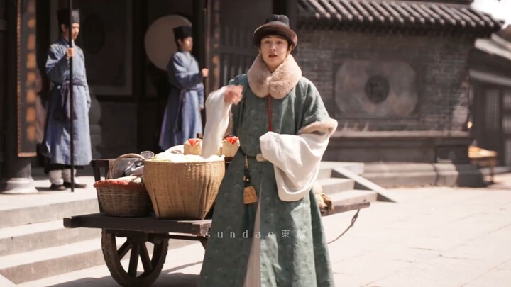 “คุณมีฟิกเกอร์ตัวน้อยขนฟูแบบนี้บุกเข้ามาในซีรีส์ย้อนยุคเลยนะ”