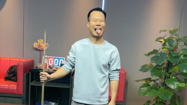 احذر عند لعب البلياردو من مواجهة هذا الشخص