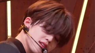 疯批小狗。・°°・(＞_＜)・°°・。