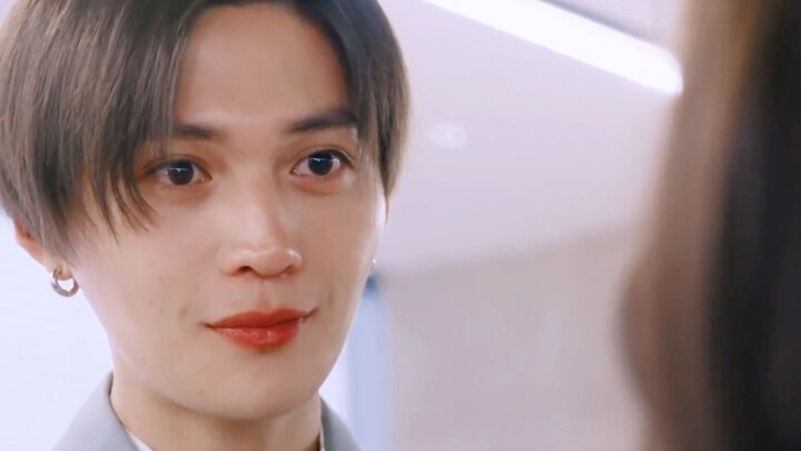 Maybe this is what it means to be a fan—she now has color in her world because of him.