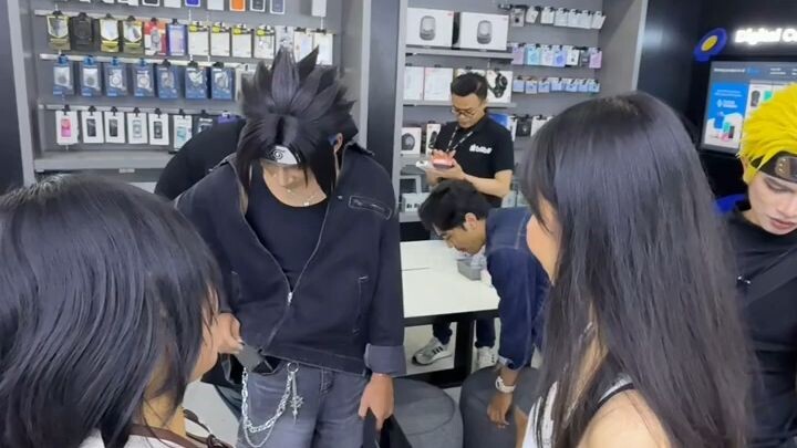 COSPLAY UNIK MALAH PADA YANG FOTO