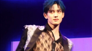 【甘望星】Trouble Maker全身直拍 身着蕾丝透明内搭跳舞居然如此………