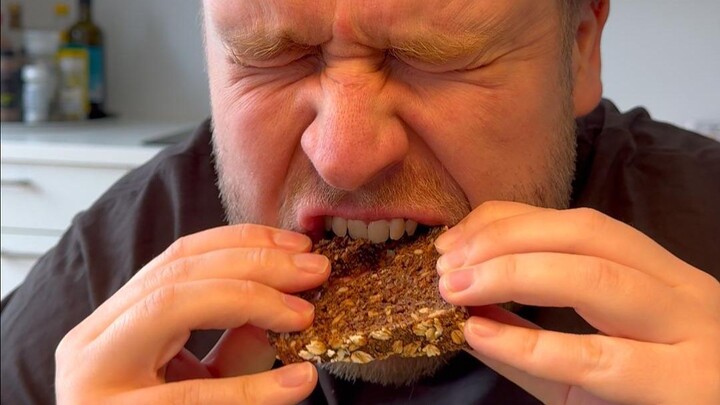 Hungry? Let's grab some food. Dead Hands Saw Fast!