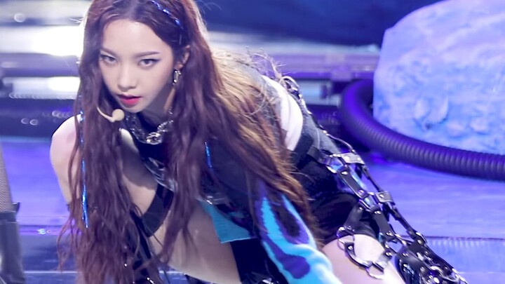 【HD Sub Indo】Prajurit Karina di Alam Terbuka aespa - 'Savage'