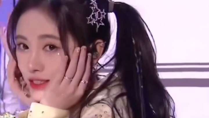 Karya Ikonik Ju Jingyi "Cinta Darurat"