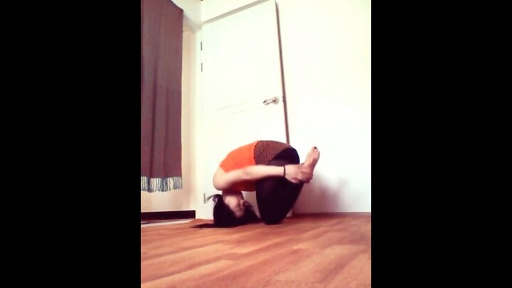 yoga-arm-balance-pose-video-0993