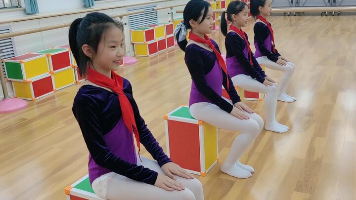 孩子们的舞蹈（1）夏末学校歌舞团的第一次选拔