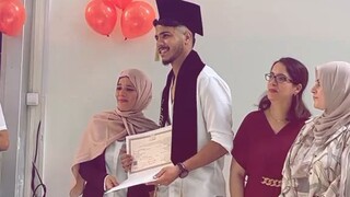 student kiss on teacher thanks