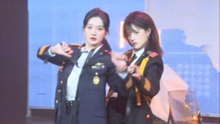 【ป๋อซินยวี่】การเปิดตัวครั้งแรกกับท่าเต้นใหม่ล่าสุด "Blacklist" หล่อจนระเบิด! สองหนุ่มเล่นอะไรแบบนี้