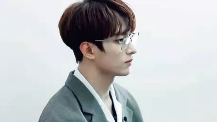 【seventeen】Ca sĩ chính Lee Seok‑min “thổi hồn vào”