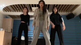 ITZY's weapon challenge! ! Support Street Warriors!