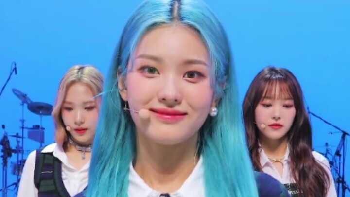 Full of energy! CUBE’s new girl group LIGHTSUM releases the band live video for “VIVACE”!