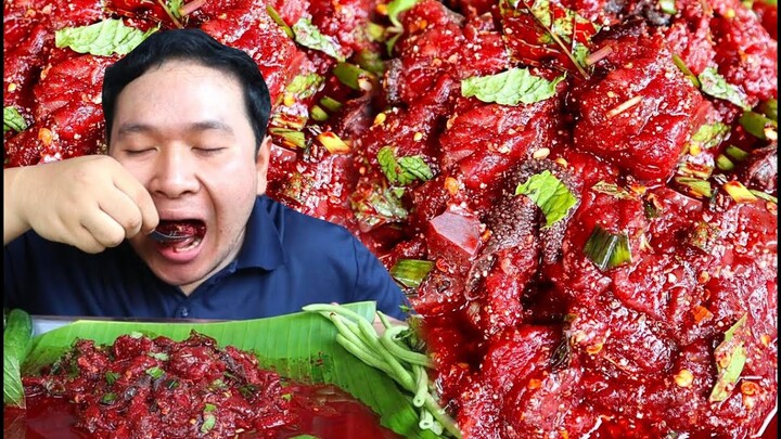 ก้อยเนื้อสดๆ ซดเลือดหวานๆ แซ่บหลายพี่น้องเอ้ย