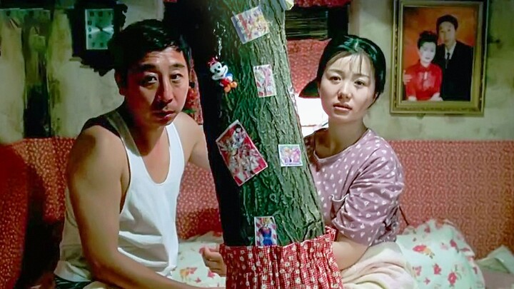 A family of seven crams into a tiny 20-square-meter home—and to get married, they had no choice but 